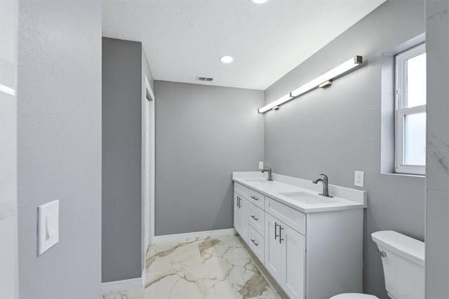 1615 31ST AVENUE E, Bradenton, FL 34208