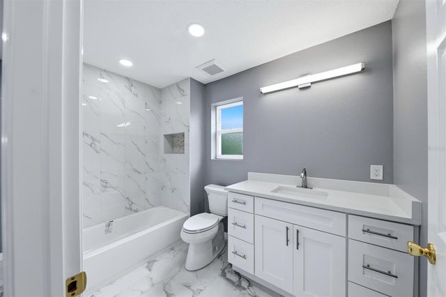 1615 31ST AVENUE E, Bradenton, FL 34208
