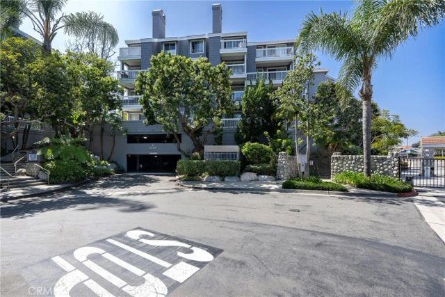 20301 Bluffside Circle 315, Huntington Beach, CA 92646