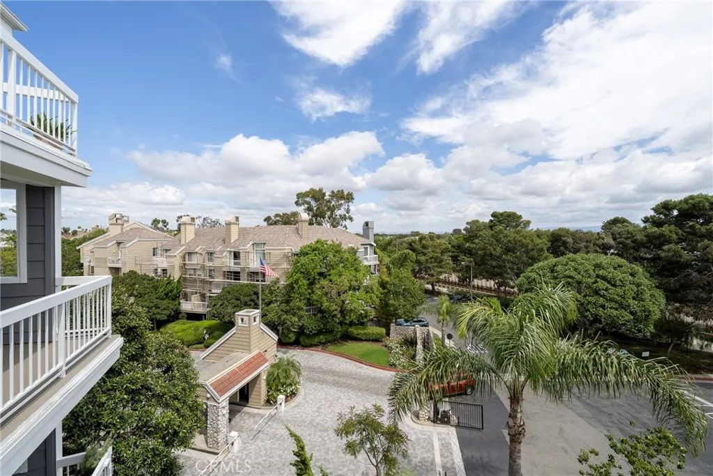 20301 Bluffside Circle 315, Huntington Beach, CA 92646