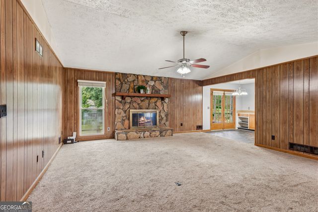 271 Sabrina Court, Woodstock, GA 30188