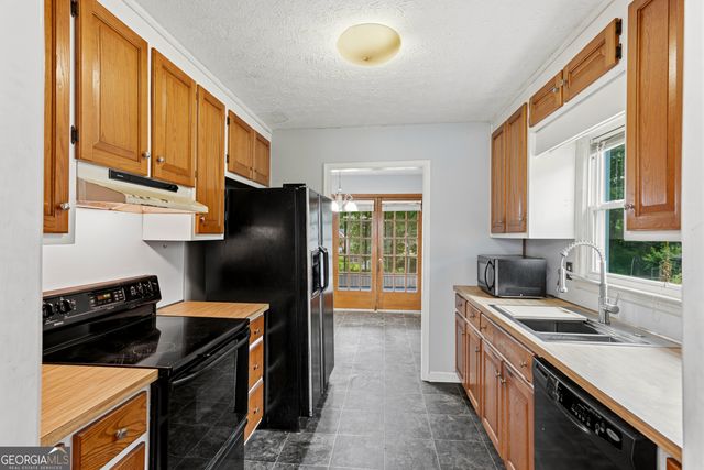 271 Sabrina Court, Woodstock, GA 30188