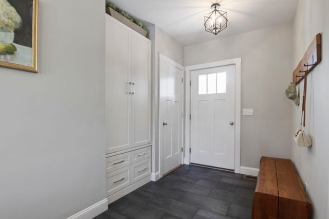 6 Betty Lane, Stratham, NH 03885