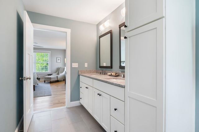 6 Betty Lane, Stratham, NH 03885