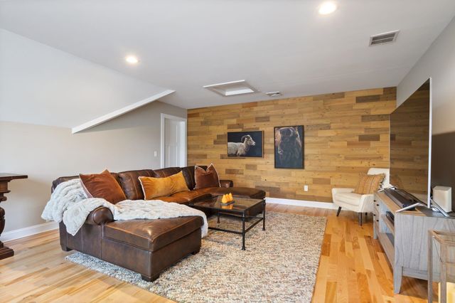 6 Betty Lane, Stratham, NH 03885