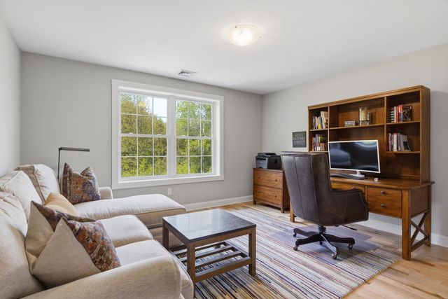 6 Betty Lane, Stratham, NH 03885