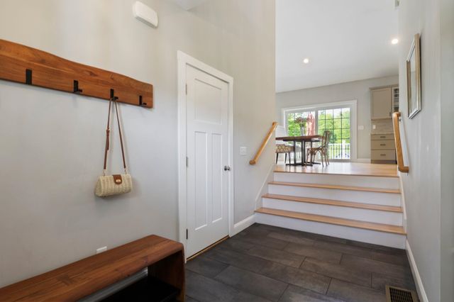 6 Betty Lane, Stratham, NH 03885