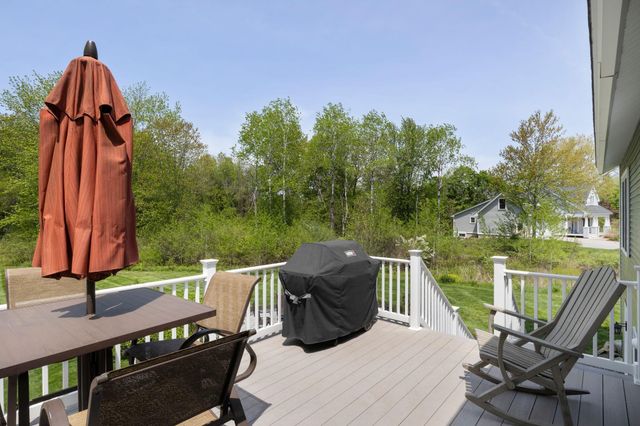 6 Betty Lane, Stratham, NH 03885