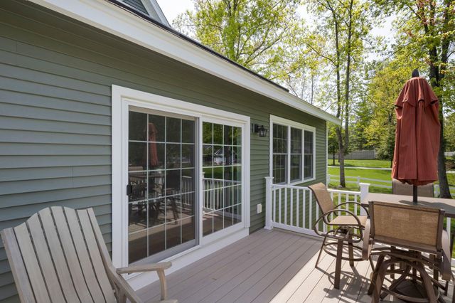 6 Betty Lane, Stratham, NH 03885