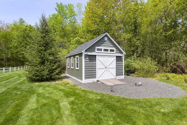 6 Betty Lane, Stratham, NH 03885