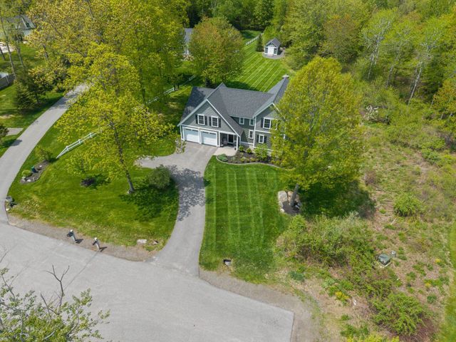 6 Betty Lane, Stratham, NH 03885