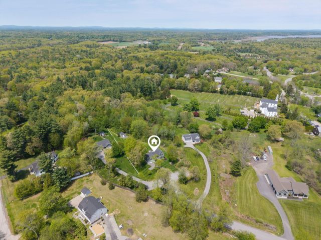 6 Betty Lane, Stratham, NH 03885