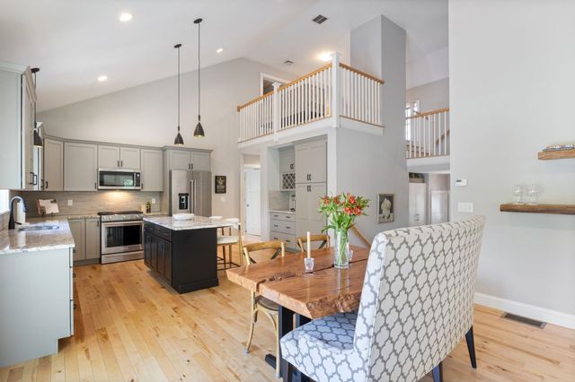 6 Betty Lane, Stratham, NH 03885