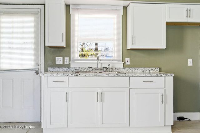 1365 Cypress St, Louisville, KY 40211