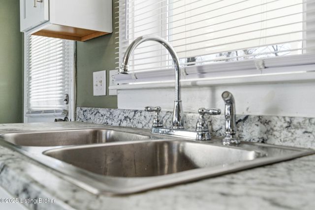 1365 Cypress St, Louisville, KY 40211