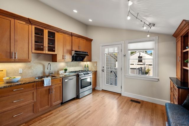 1844 Main St, Concord, MA 01742