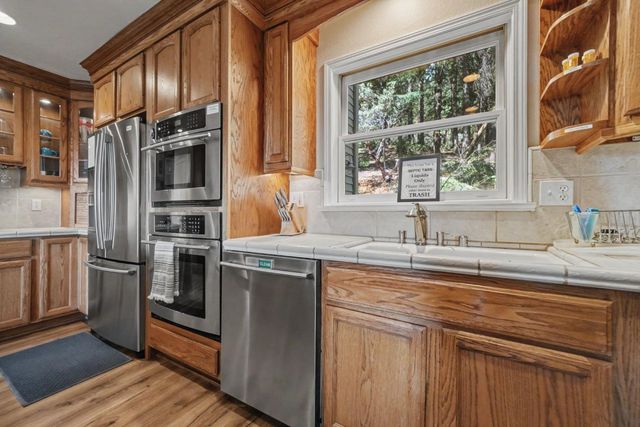 18720 Circle View Dr, Pioneer, CA 95666