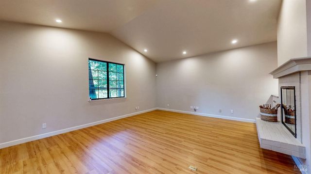 18001 Harvard Ct, Sonoma, CA 95476