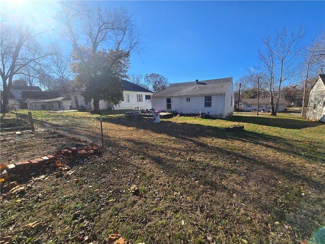 412 N Folger Street, Carrollton, MO 64633