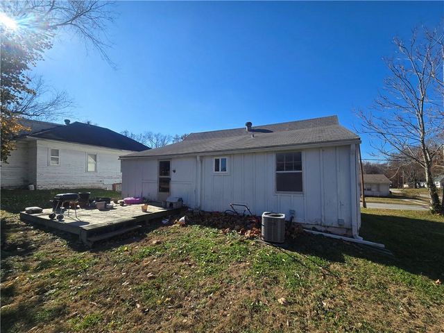 412 N Folger Street, Carrollton, MO 64633