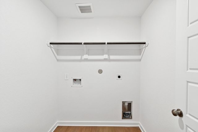 957 Garden Path Drive, Willis, TX 77378