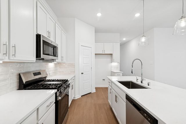 957 Garden Path Drive, Willis, TX 77378