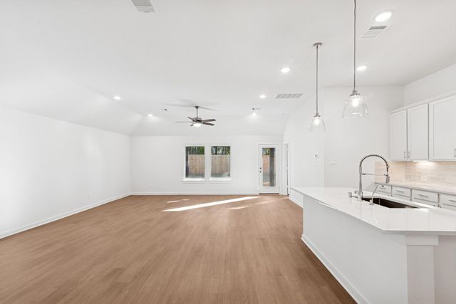 957 Garden Path Drive, Willis, TX 77378