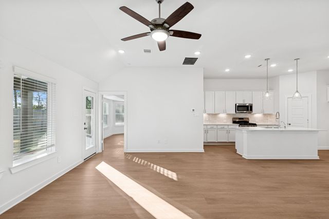 957 Garden Path Drive, Willis, TX 77378