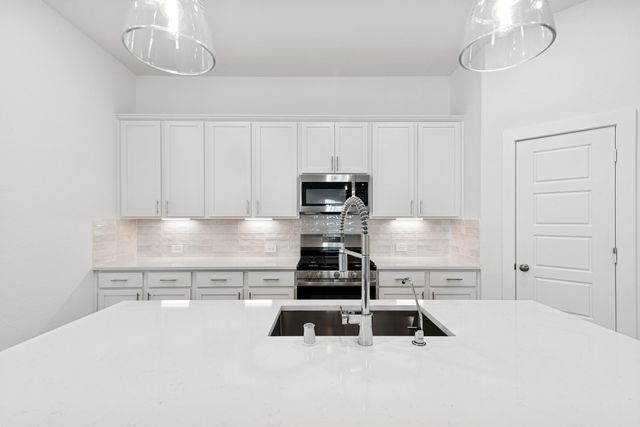 957 Garden Path Drive, Willis, TX 77378