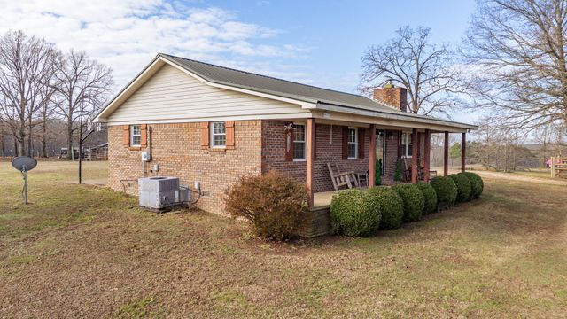 2098 Spain Rd, Cypress Inn, TN 38452