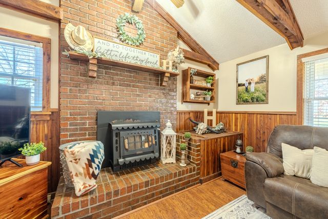 2098 Spain Rd, Cypress Inn, TN 38452