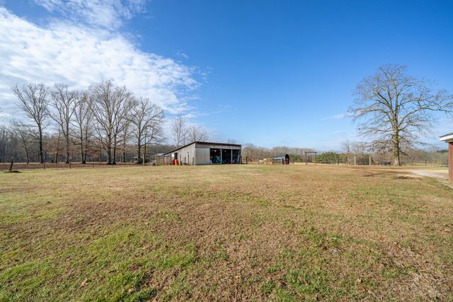2098 Spain Rd, Cypress Inn, TN 38452