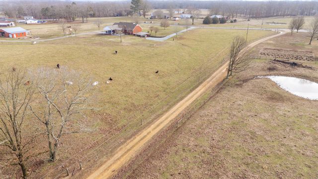 2098 Spain Rd, Cypress Inn, TN 38452