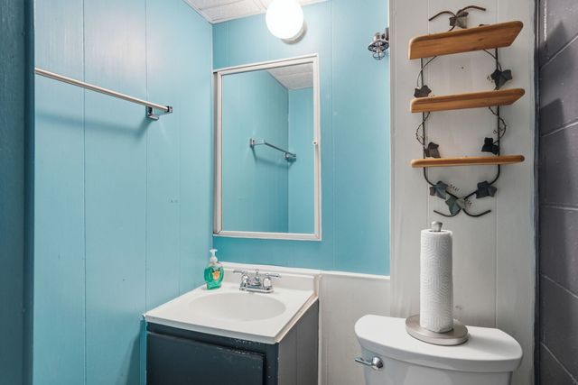 1006 Hillside Drive, Bettendorf, IA 52722