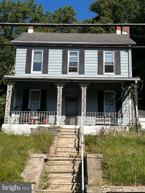 814 FRIEDENSBURG RD, Reading, PA 19606