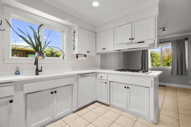 3410 Scenic Drive, Redding, CA 96001