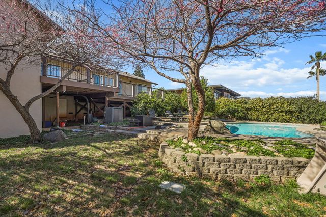 3410 Scenic Drive, Redding, CA 96001