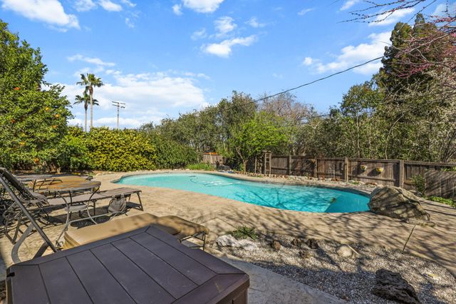 3410 Scenic Drive, Redding, CA 96001