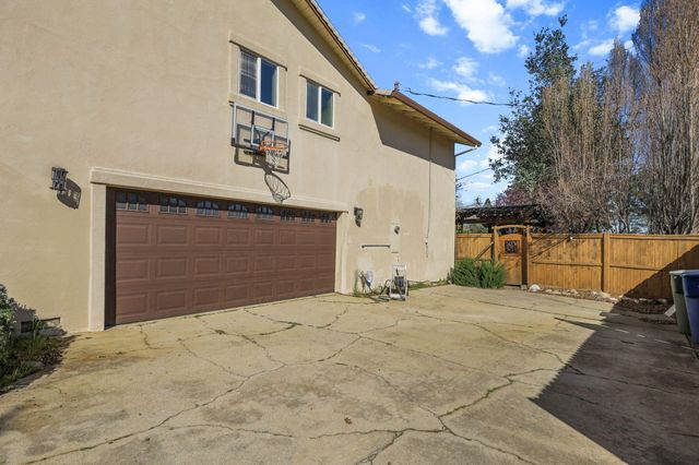 3410 Scenic Drive, Redding, CA 96001