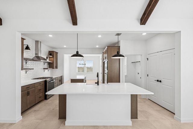 213 Dunovant Drive, Sealy, TX 77474