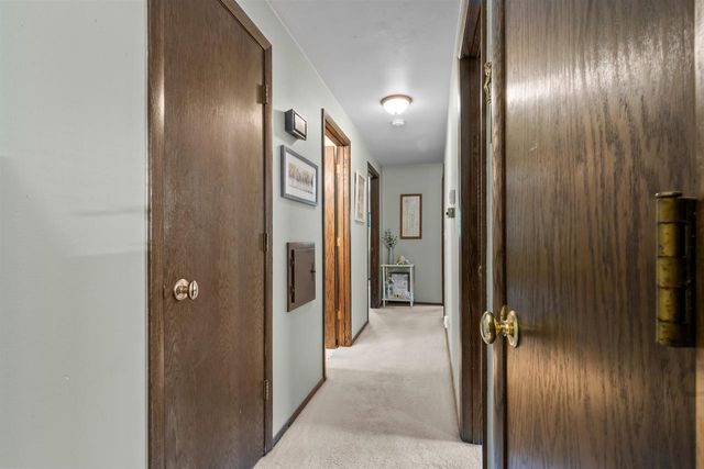 2416 N ELINOR STREET, Appleton, WI 54914