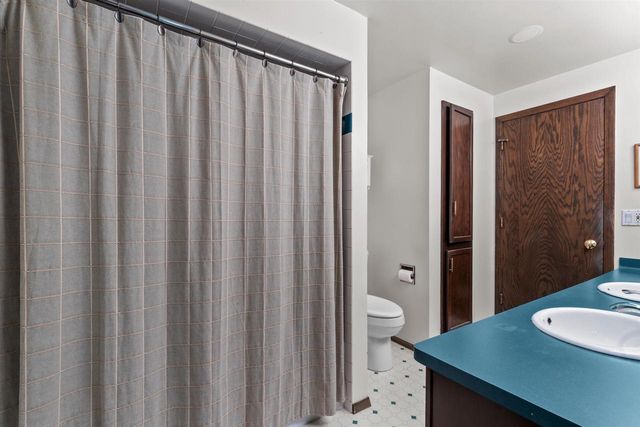 2416 N ELINOR STREET, Appleton, WI 54914