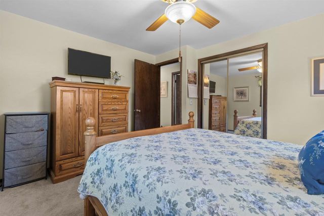 2416 N ELINOR STREET, Appleton, WI 54914
