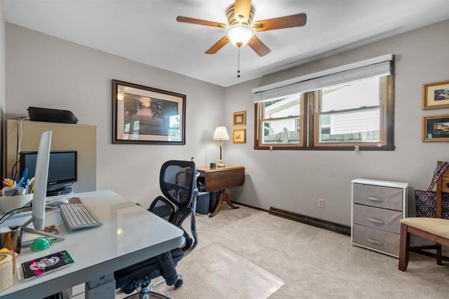 2416 N ELINOR STREET, Appleton, WI 54914