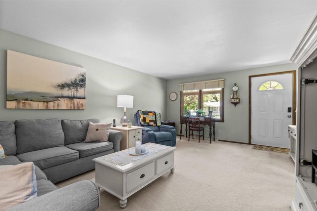 2416 N ELINOR STREET, Appleton, WI 54914