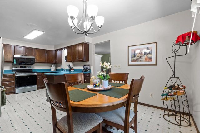 2416 N ELINOR STREET, Appleton, WI 54914