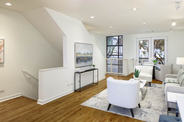 2910 Woodside Street, Dallas, TX 75204