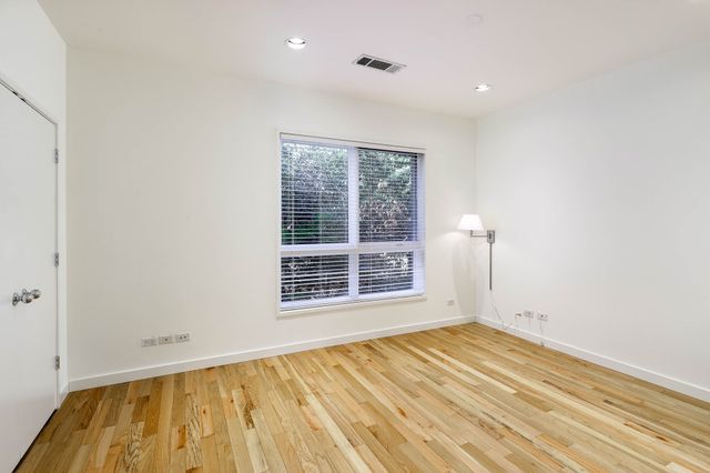 2910 Woodside Street, Dallas, TX 75204