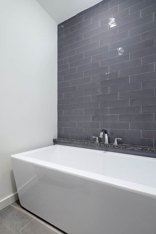 2910 Woodside Street, Dallas, TX 75204