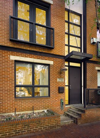 2910 Woodside Street, Dallas, TX 75204